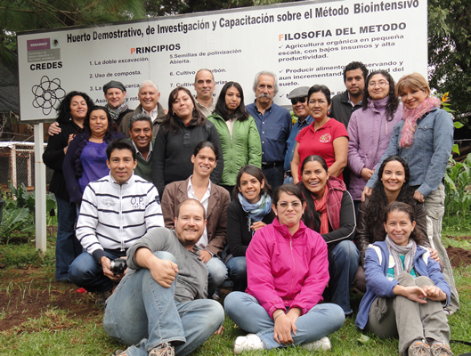 5 day Workshop in Patzcuaro, México, in 2011.
Agustín is on the left and Marisol is on the right, lower row;
ECOPOL Director Juan Manuel Martinez is 5rd from the left, upper row.